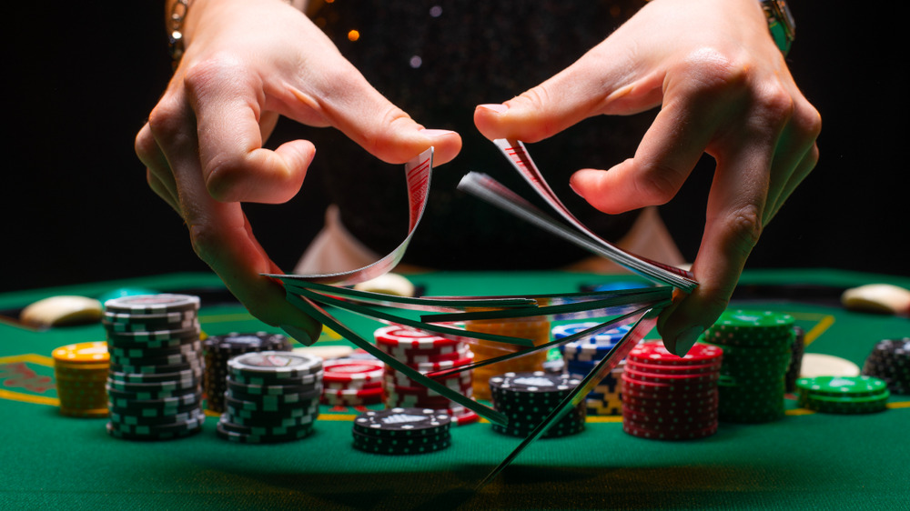 Estrategias de apuestas deportivas en el poker.